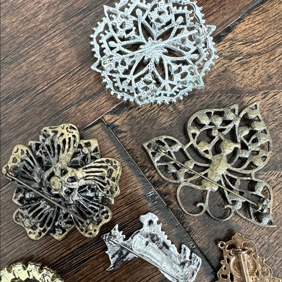 Brooch Set - Picture 6 of 10